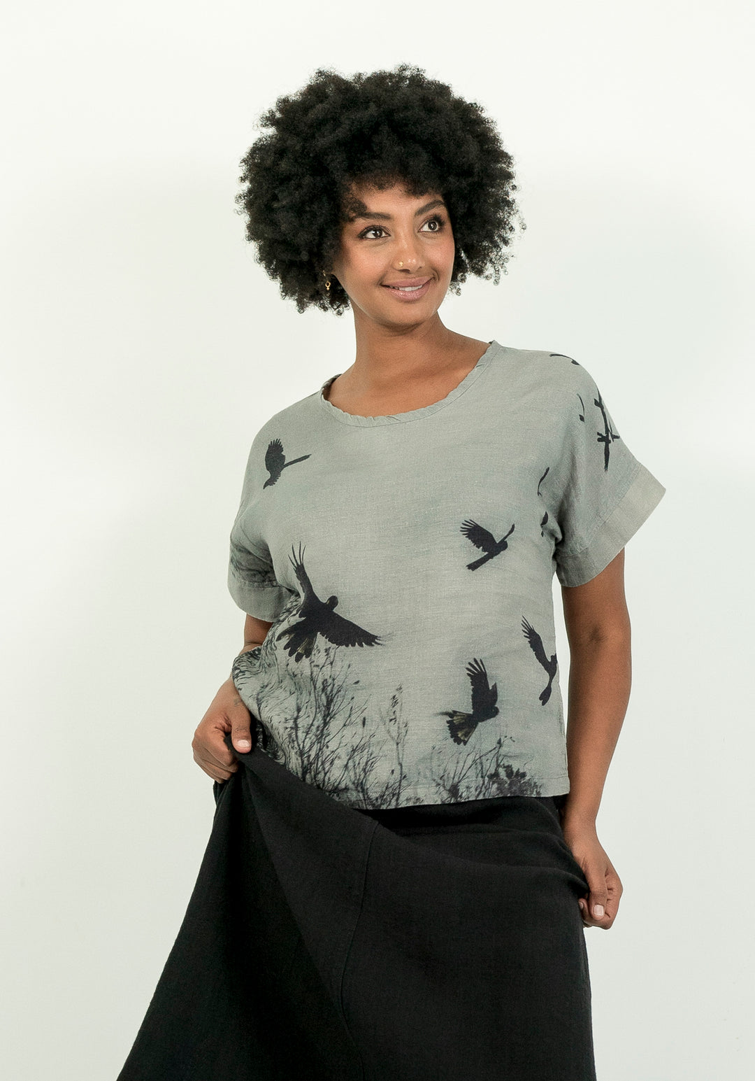 BLACK COCKATOOS LINEN TSHIRT