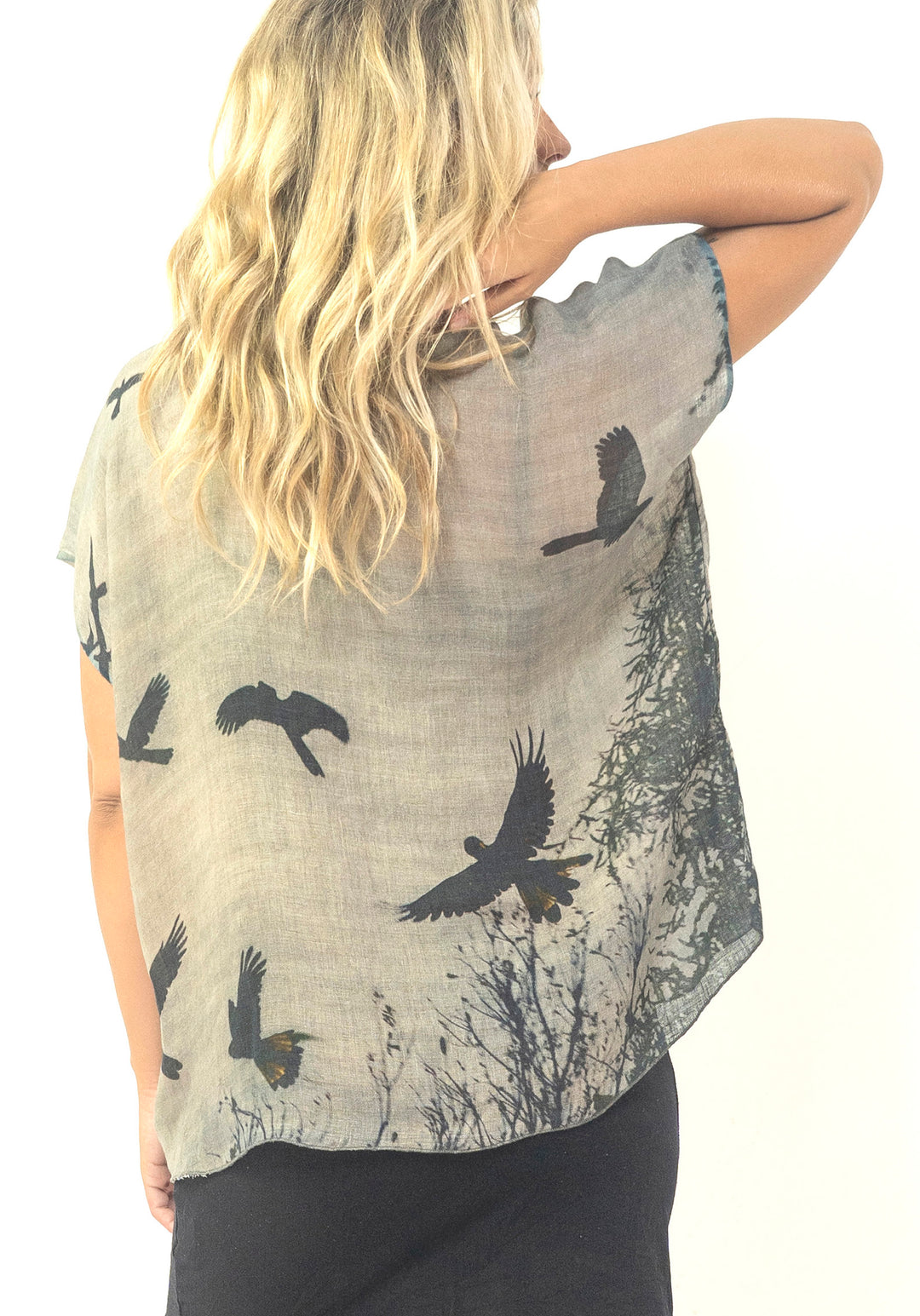 BLACK COCKATOOS LINEN TOP