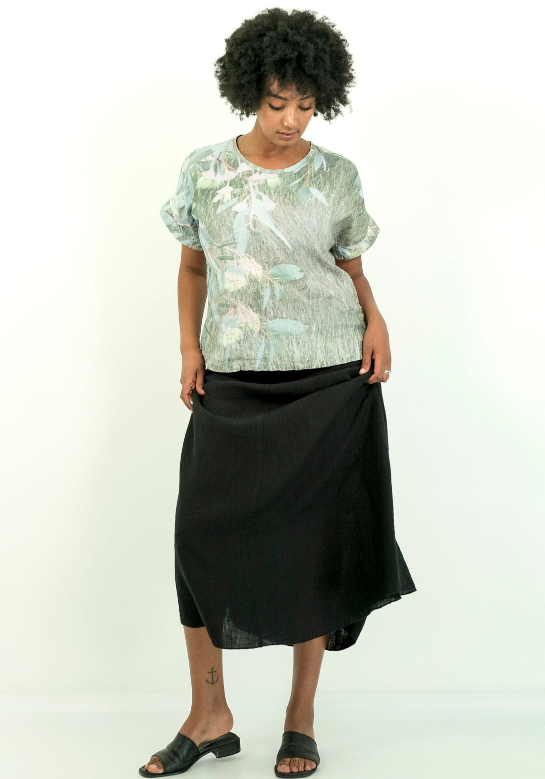 FLOWERING EUCALYPTUS LINEN TSHIRT