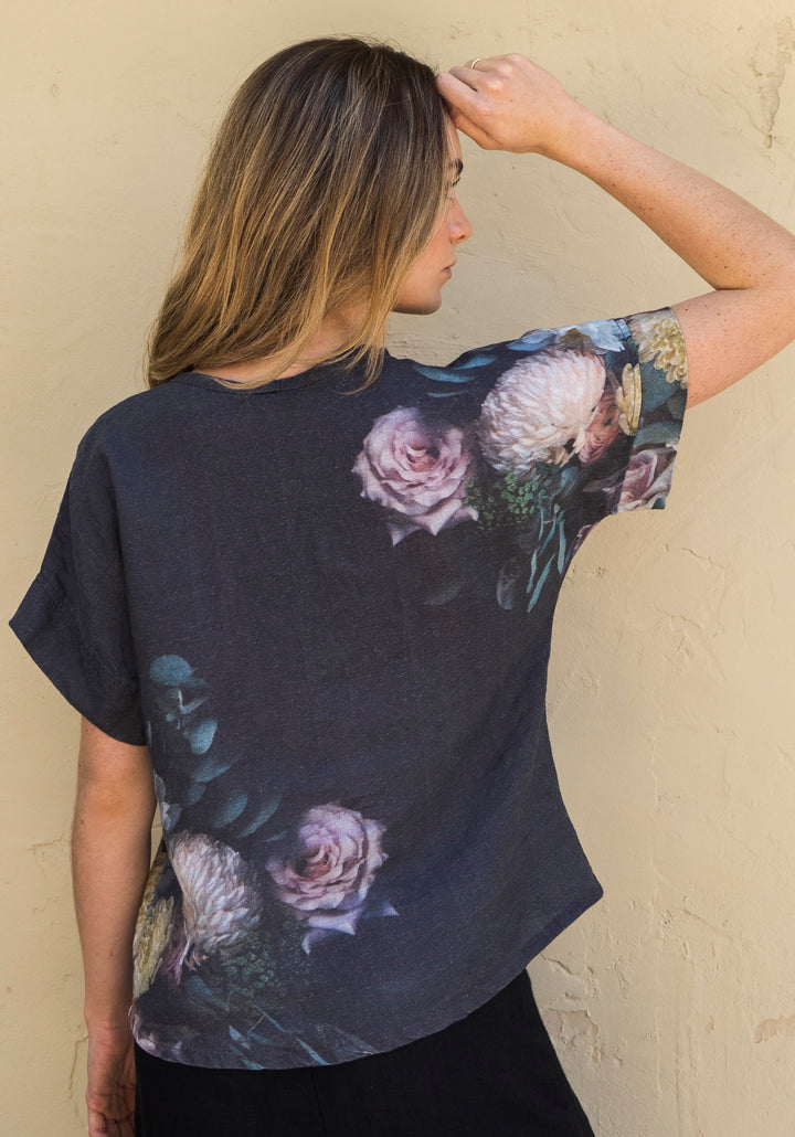 BLACK FLORAL LINEN TSHIRT
