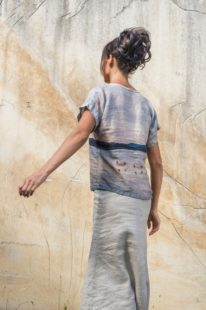 SEAGULLS ON SUNSET LINEN TSHIRT