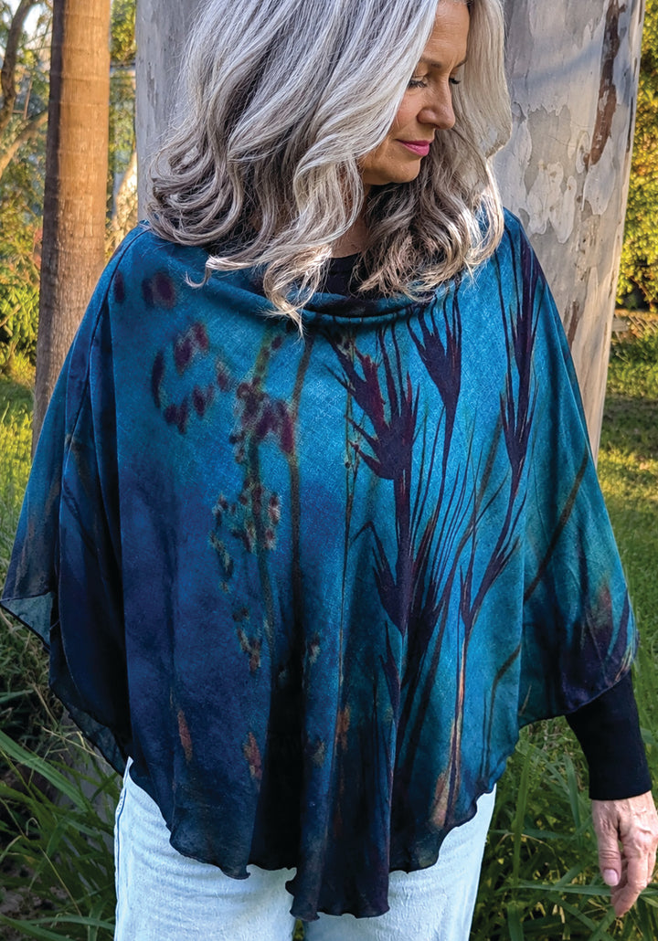 KANGAROO GRASS WOOL & SILK PONCHO