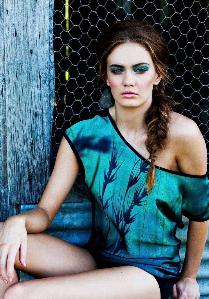 KANGAROO GRASS SILK TSHIRT