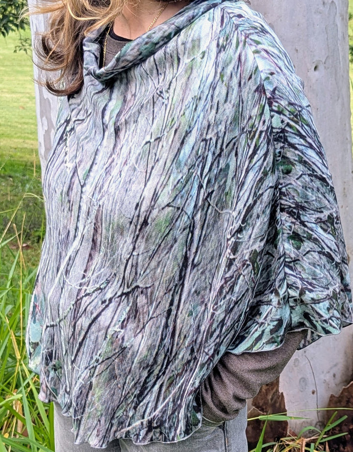 MT BEAUTY WOOL & SILK PONCHO
