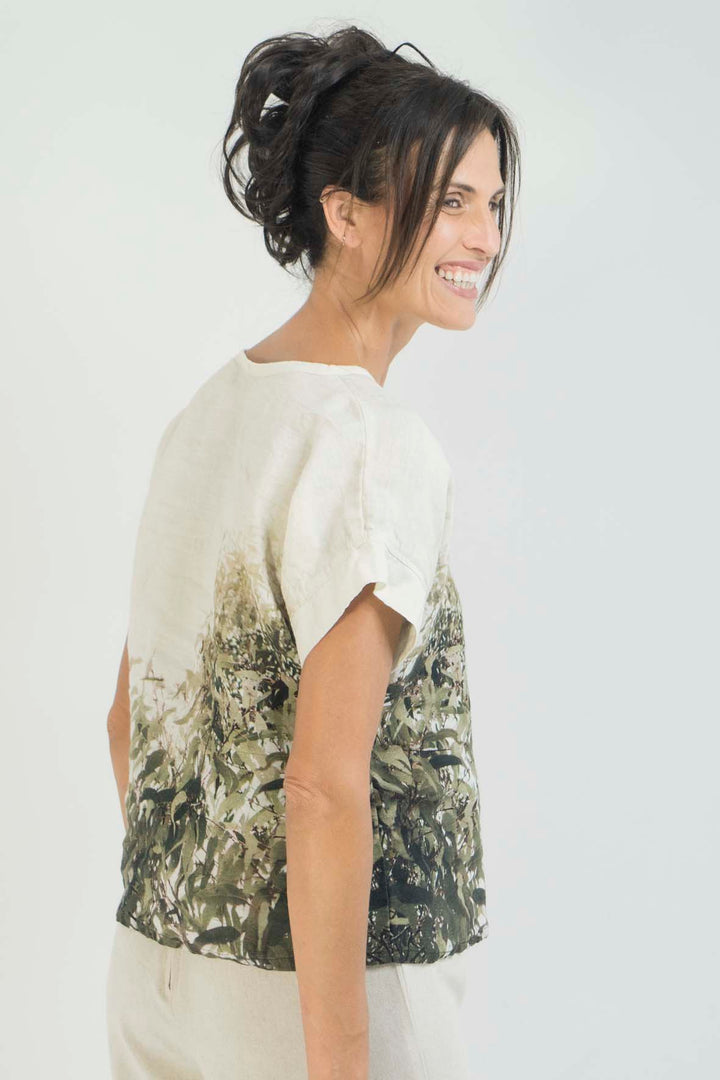 GUM LEAVES LINEN TSHIRT